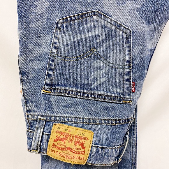 Camo Style Levi’s Jeans - Picture 2 of 16
